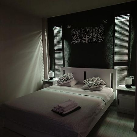 Old Town Within Apartment Bucharest Luaran gambar